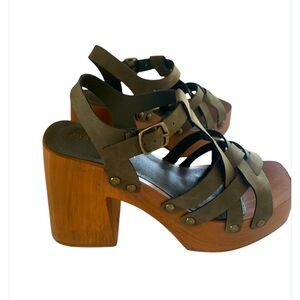 Madden girl wooden Platform size 7.5 light blue